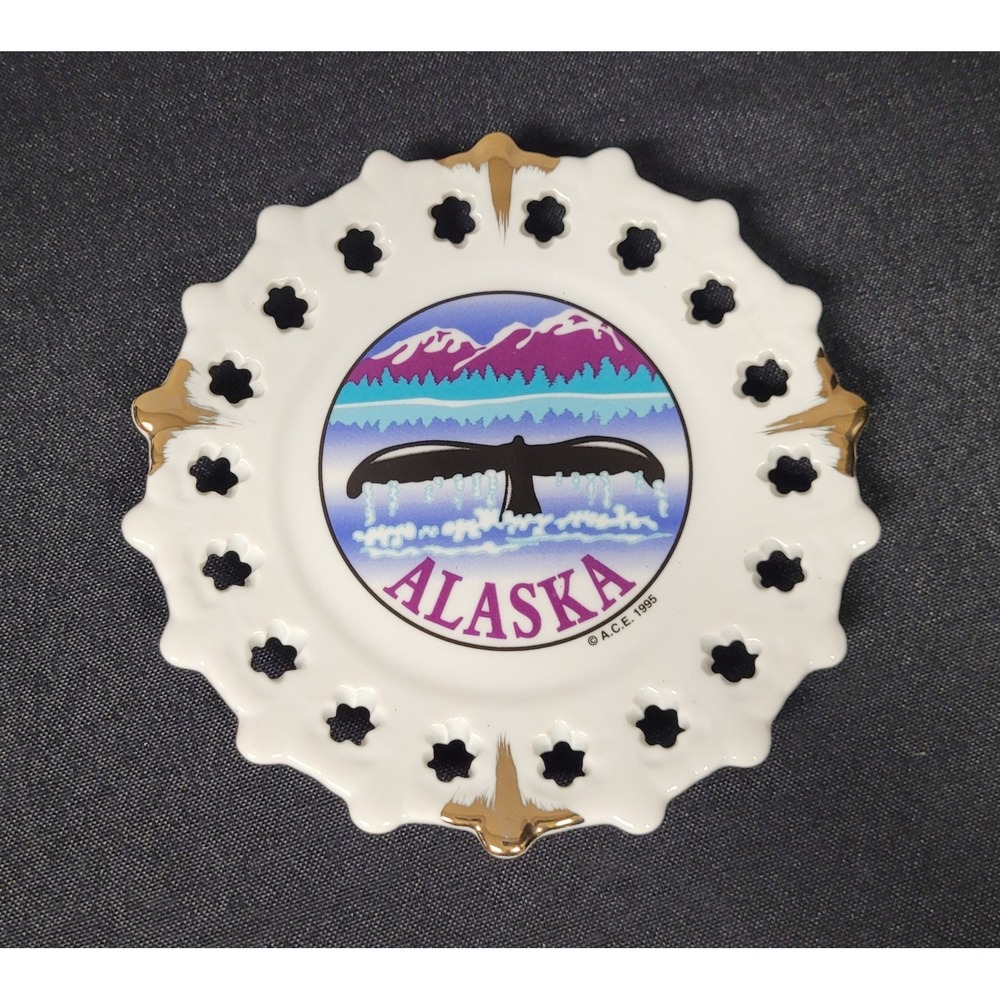 A.C.E. Vintage 1995 Alaska Souvenir Plate Scalloped Edge Whale Tail w/ Mountains